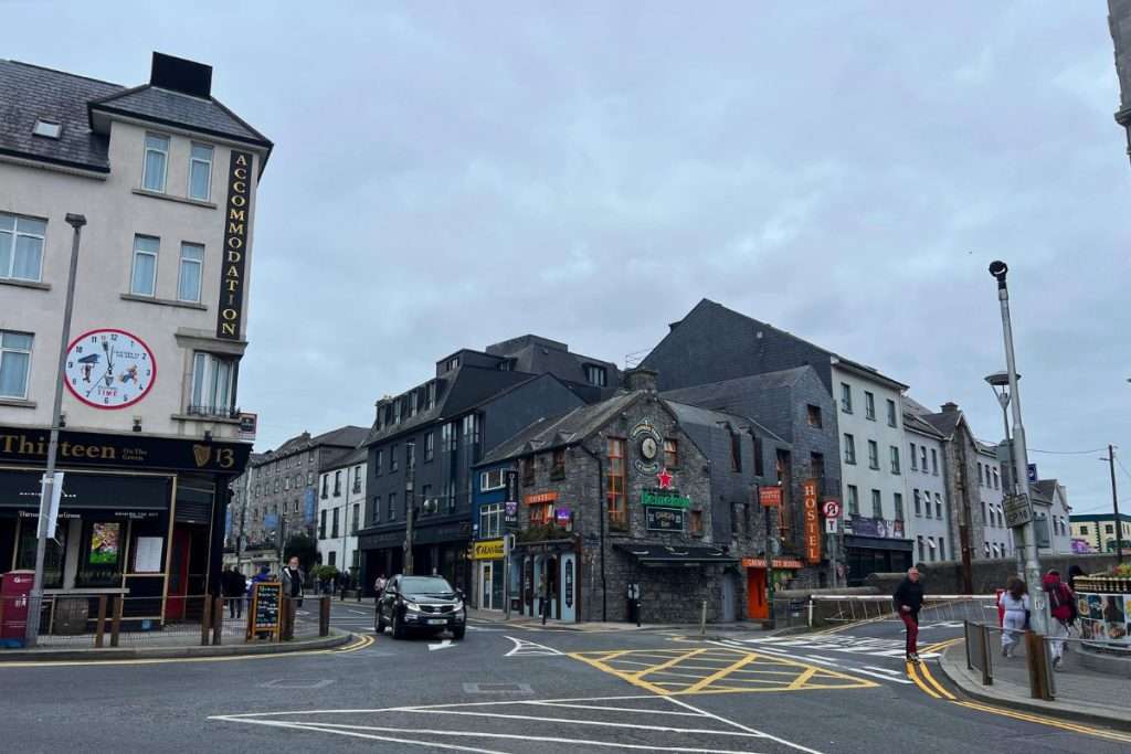 Eyre Square which is a great place to stay in Galway