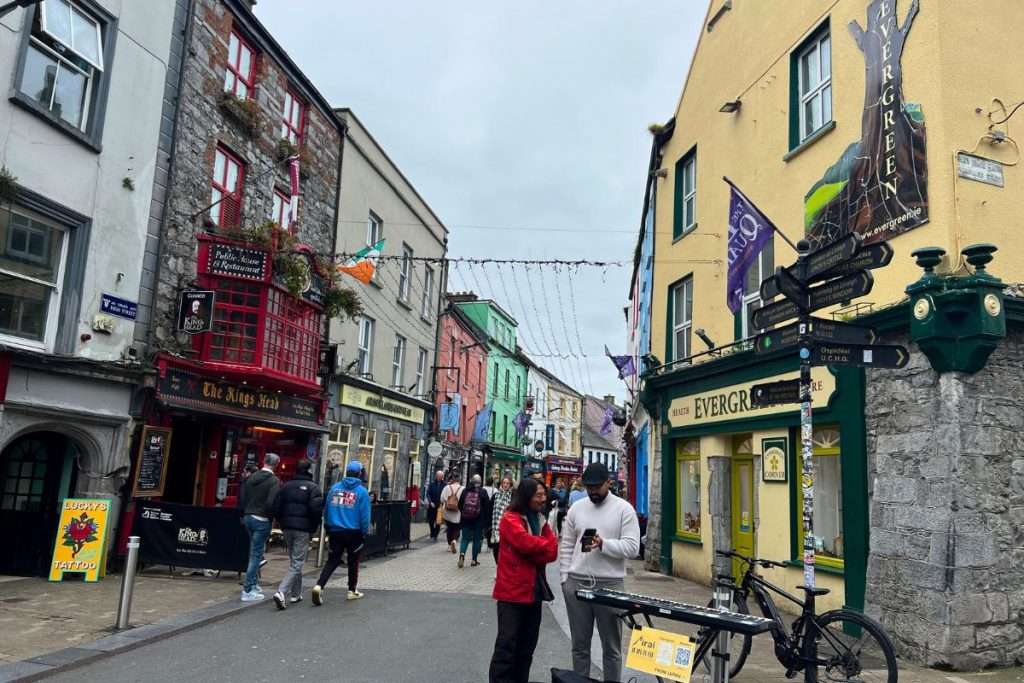 Downtown Galway where to to stay area