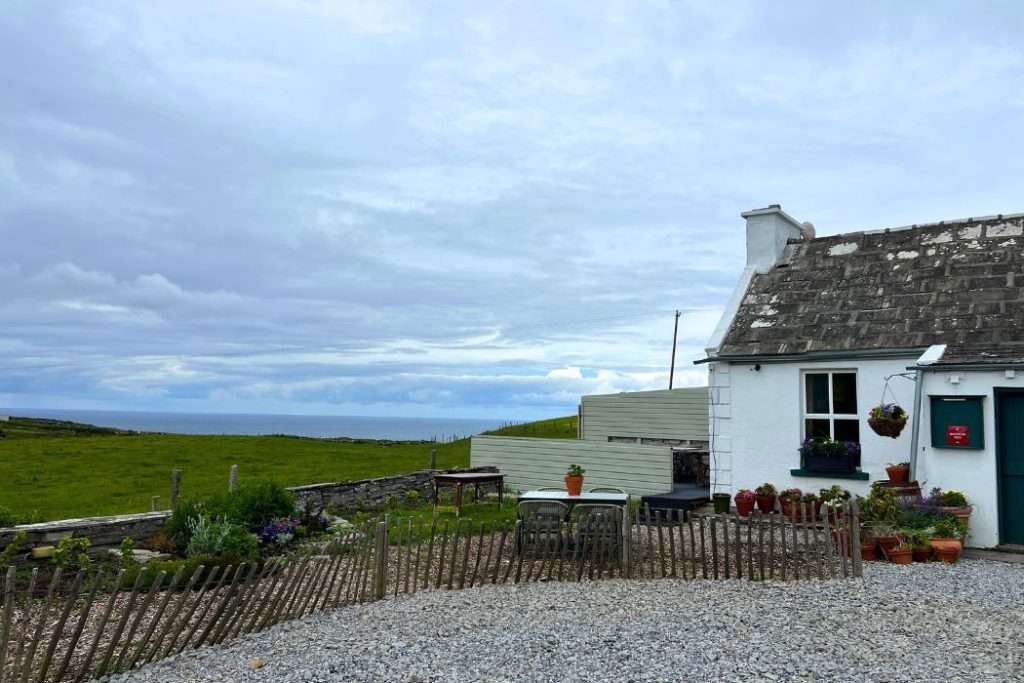 Cute little cottage in county clare, Ireland